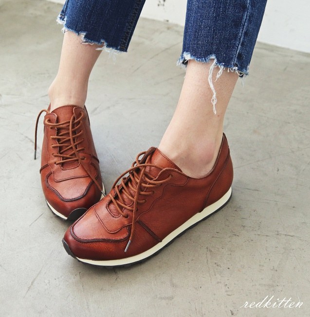 Fashionable leather shoes
