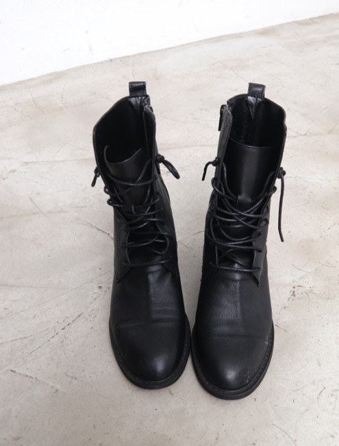 Leather black boots