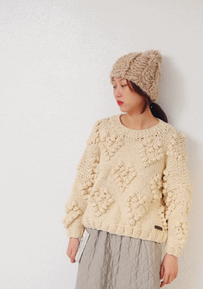 Handmade three-dimensional knit-it doesn't hurt because it's cotton