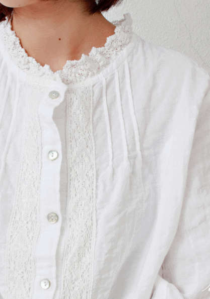 Round lace blouse - 2Color