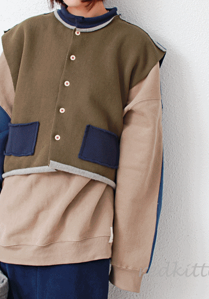 Sale-Raised color matching vest-Khaki 46800-->34000