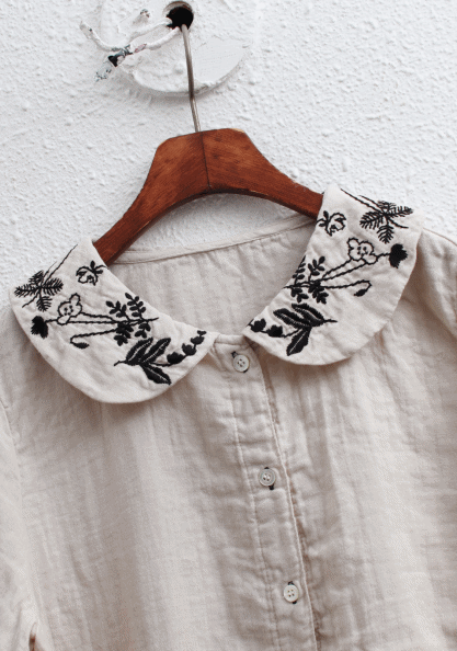 Round Collar Embroidery Blouse-2Color