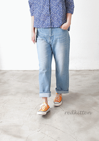 Semi-length jeans - they look prettier when folded