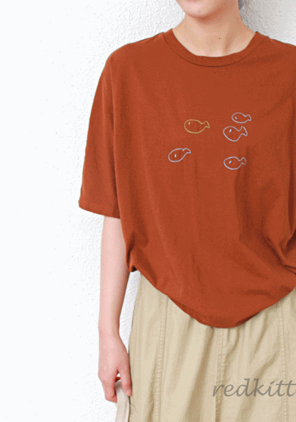 Fish embroidery tee-3Color