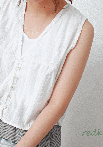 lace v sleeveless blouse